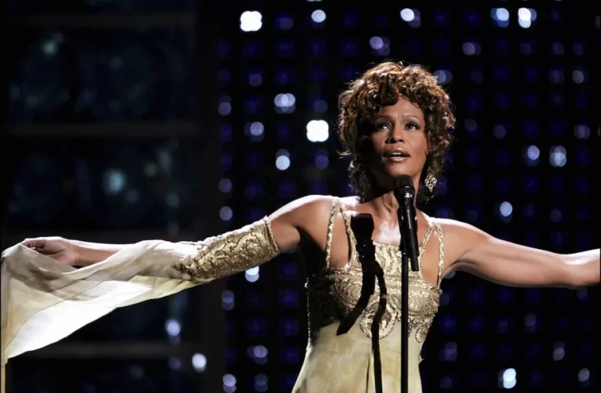 Whitney Houston: Efsanevi Sesin Ta Kendisi